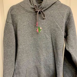 Like new sweat shirt. Washed once but never worn.